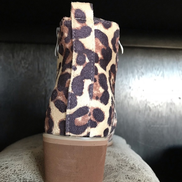 Size 8.0 (US) Fall Bootie Brand New - Picture 3 of 3